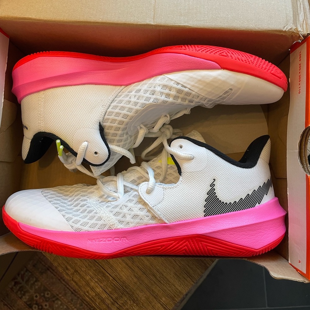 Nike Zoom Hypercourt SE NEW IN BOX, mens 8/womens 9.5